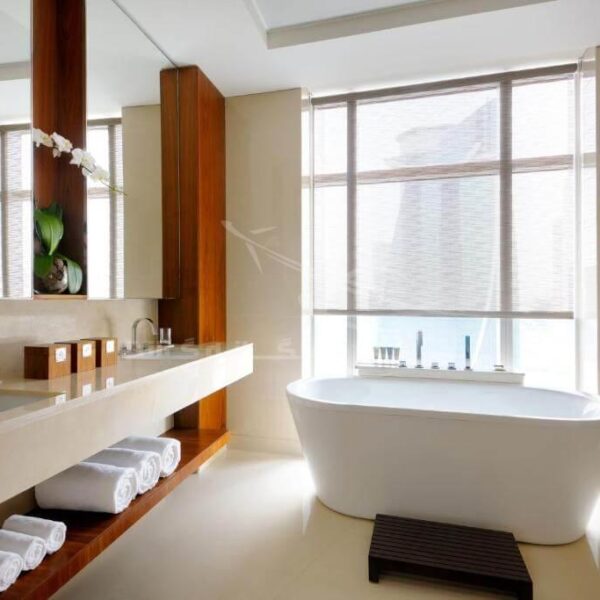 Yeganehtours.com_JWMarriottMarquisHotel_03