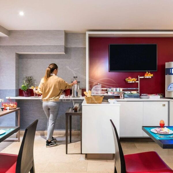 Yeganehtours.com_AparthotelAdagioOperaHotel_19
