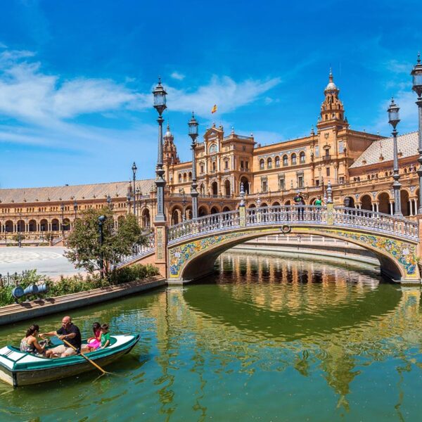 Yeganehtours.com_Seville_Main