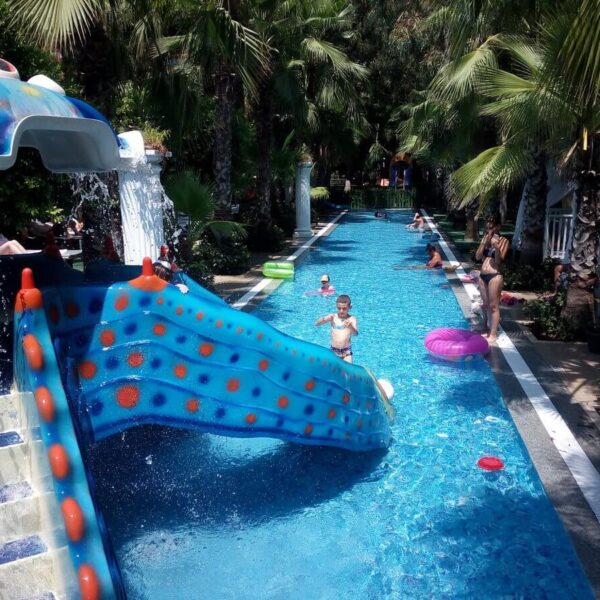 Yeganehtours.com_Delphin_Palace_Hotel_01
