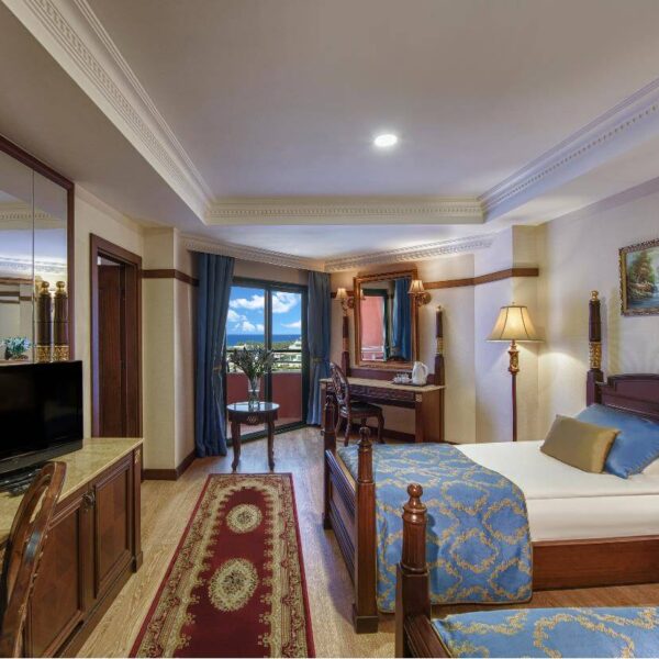 Yeganehtours.com_Delphin_Palace_Hotel_06