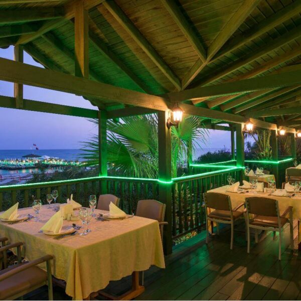 Yeganehtours.com_Delphin_Palace_Hotel_09