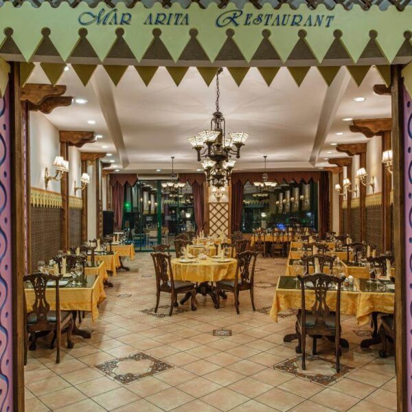 Yeganehtours.com_Delphin_Palace_Hotel_14