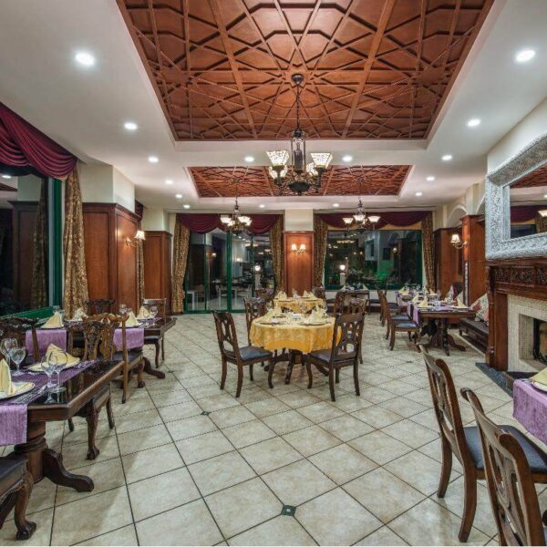 Yeganehtours.com_Delphin_Palace_Hotel_15