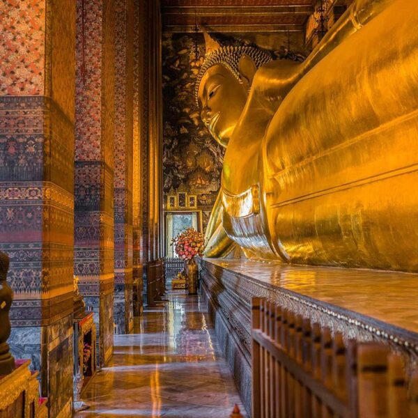 بودای خوابیده در معبد وات فو