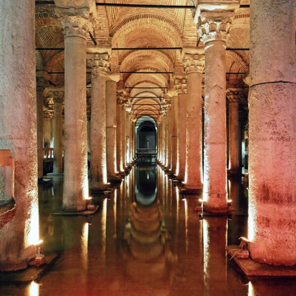 Yeganehtours.com_Basilica_Cistern_03 آب انبار باسیلیکا