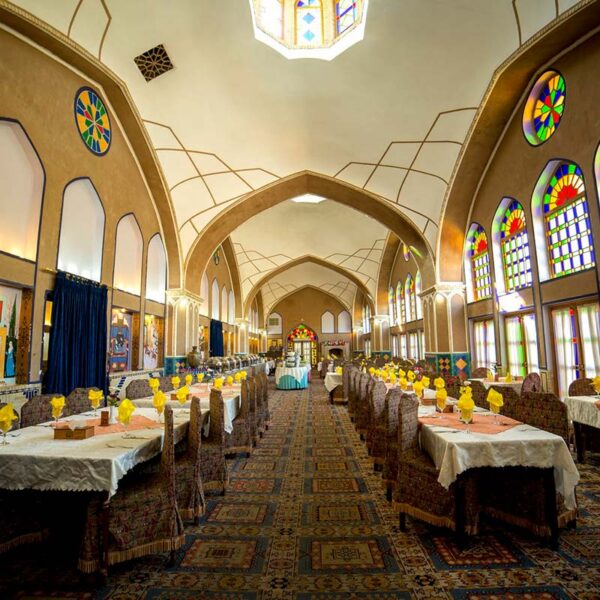 Yeganehtours.com_Moshirolmamalek_Restaurant_01 رستوران مشیر الممالک یزد - 1
