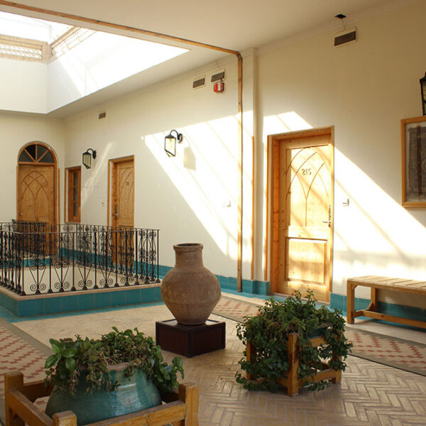 Yeganehtours.com_Dad_Hotel_07