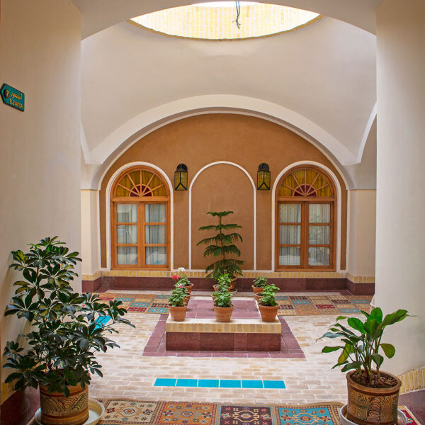 Yeganehtours.com_Dad_Hotel_09