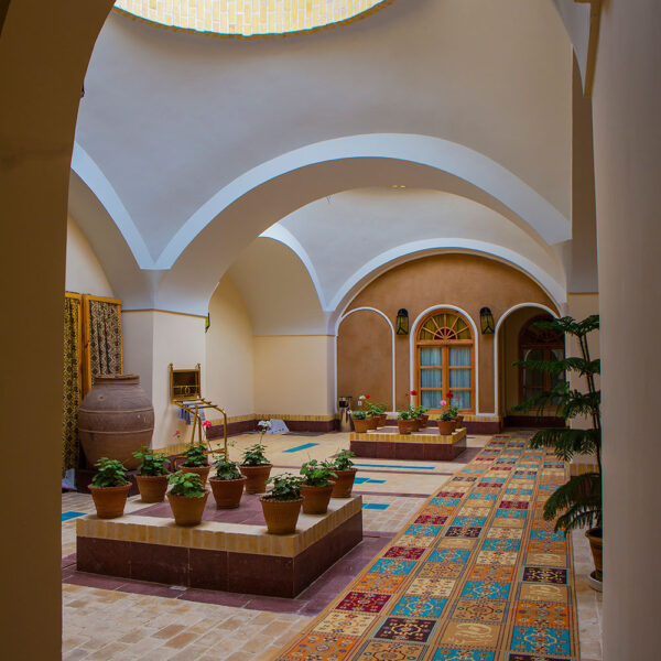 Yeganehtours.com_Dad_Hotel_10