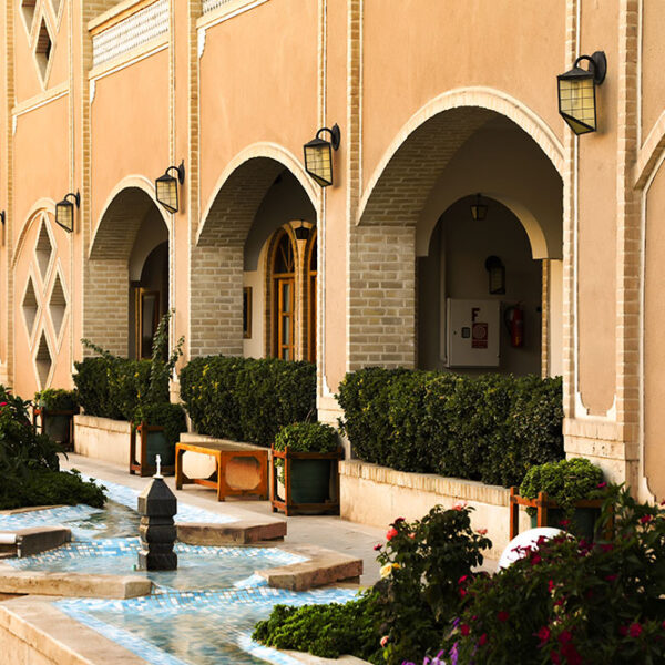 Yeganehtours.com_Dad_Hotel_12