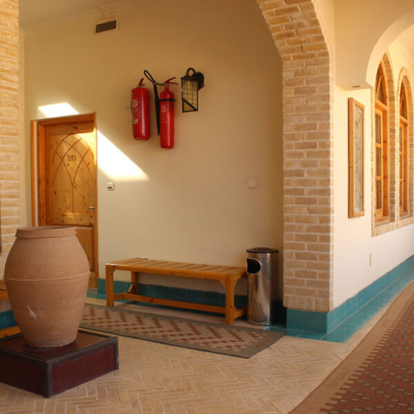 Yeganehtours.com_Dad_Hotel_13