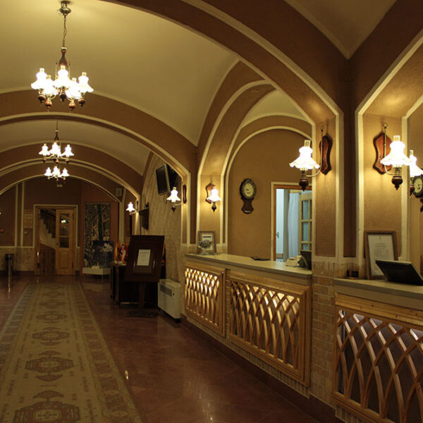 Yeganehtours.com_Dad_Hotel_14