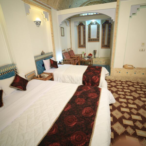 Yeganehtours.com_Moshir_al-Mamalek_Garden_Hotel_07