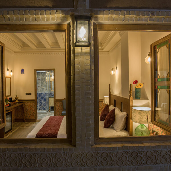 Yeganehtours.com_Moshir_al-Mamalek_Garden_Hotel_16