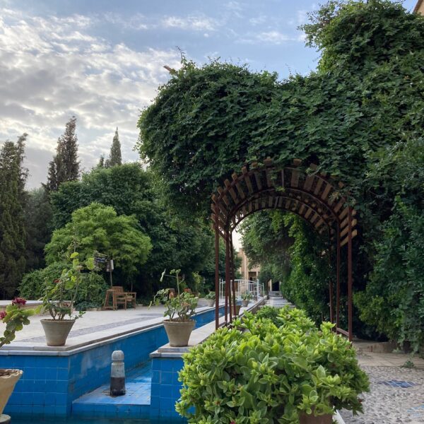 Yeganehtours.com_Moshir_al-Mamalek_Garden_Hotel_28