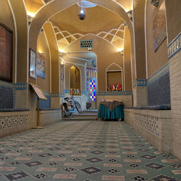 Yeganehtours.com_Moshir_al-Mamalek_Garden_Hotel_29