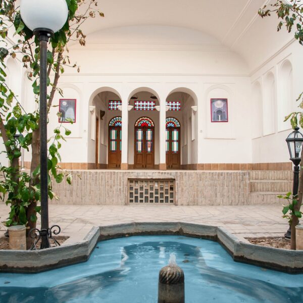 Yeganehtours.com_Yazd_Laleh_Hotel_02
