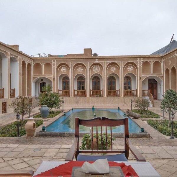 Yeganehtours.com_Yazd_Laleh_Hotel_04