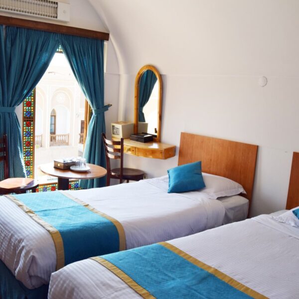 Yeganehtours.com_Yazd_Laleh_Hotel_06