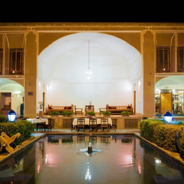 Yeganehtours.com_Yazd_Laleh_Hotel_08