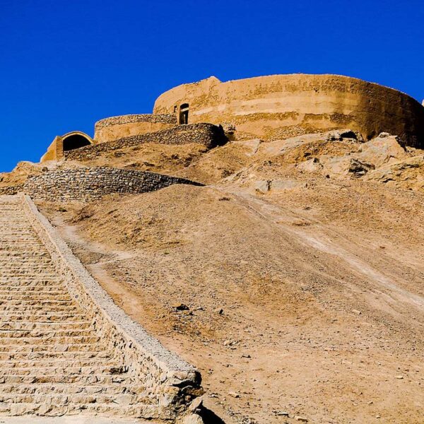 Yeganehtours.com_Yazd_SilenceTower_03