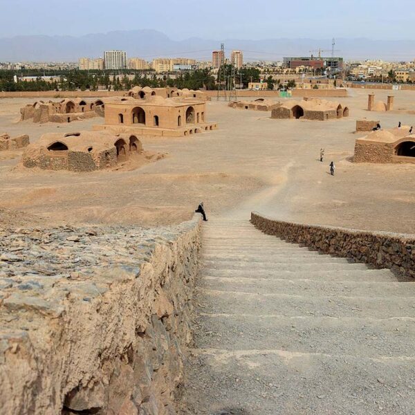 Yeganehtours.com_Yazd_SilenceTower_04