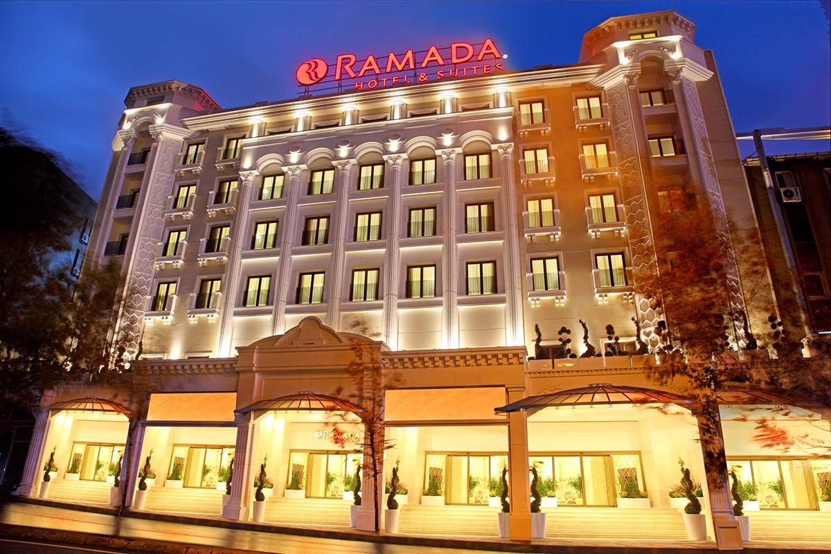 Yeganehtours.com_ramada_hotel هتل رامادا در استانبول