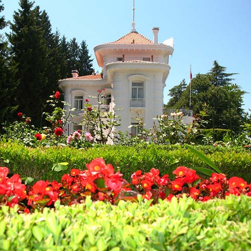 Yeganehtours.com_Atatürk's_White_Palace جاذبه های دیدنی ترابزون 2
