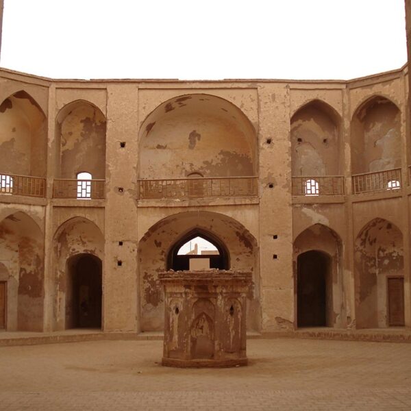 جاذبه های اشکذر