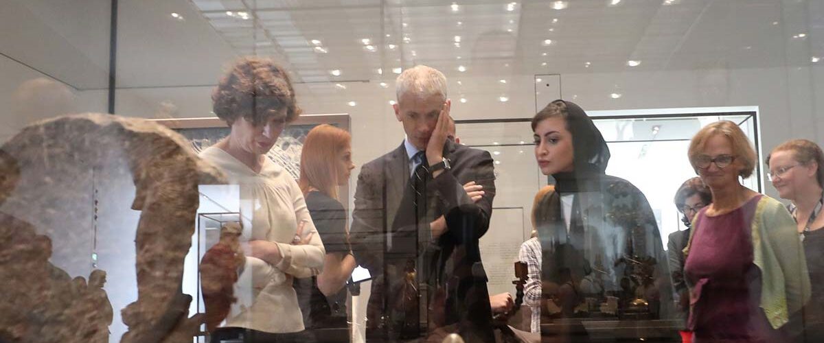 Yeganehtours.com_Abu_Dhabi_Louvre_Museum_02 باستان شناسان در موزه لوور ابوظبی