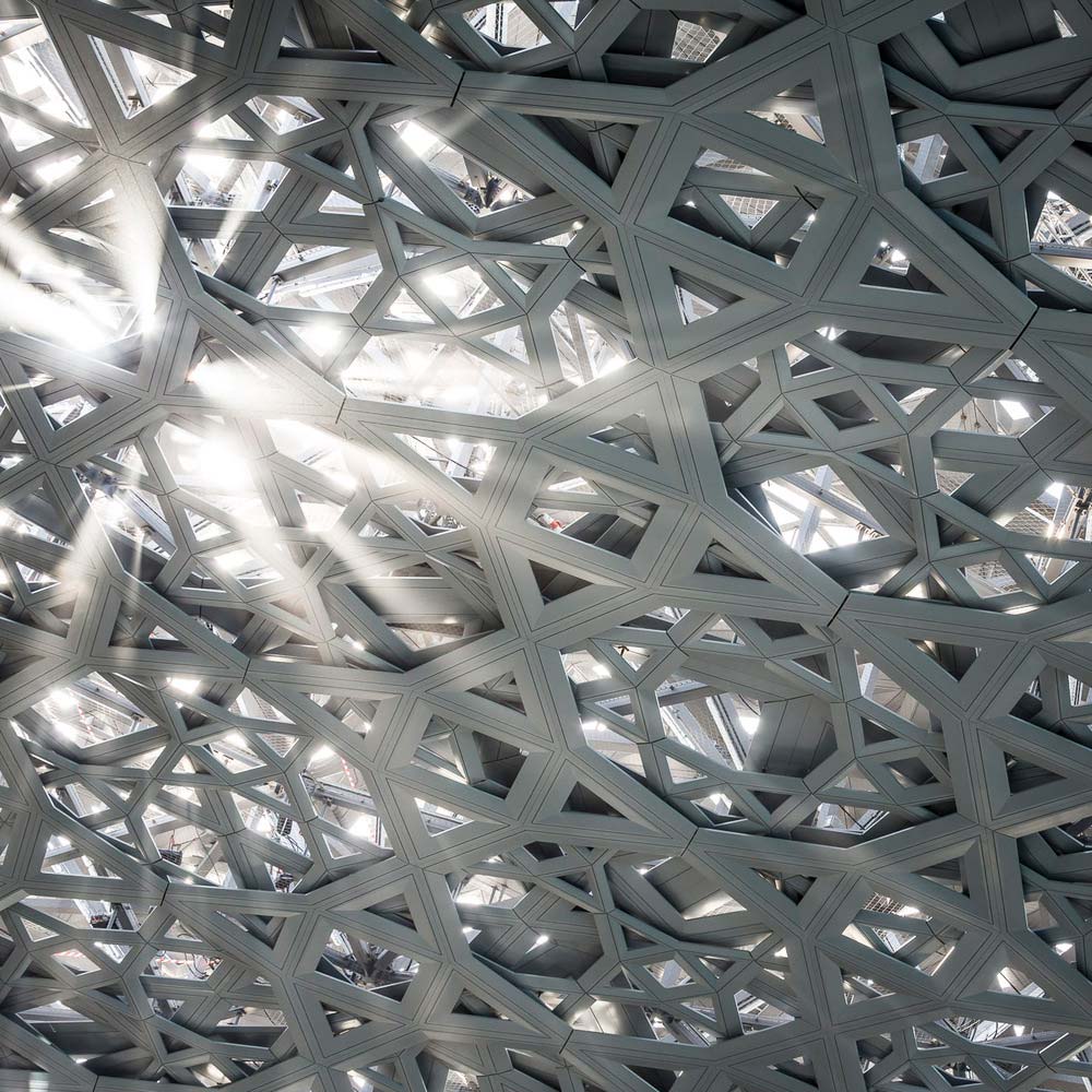 Yeganehtours.com_Architecture_of_Louvre_Museum_Abu_Dhabi رقص نور گنبد موزه لوور ابوظبی