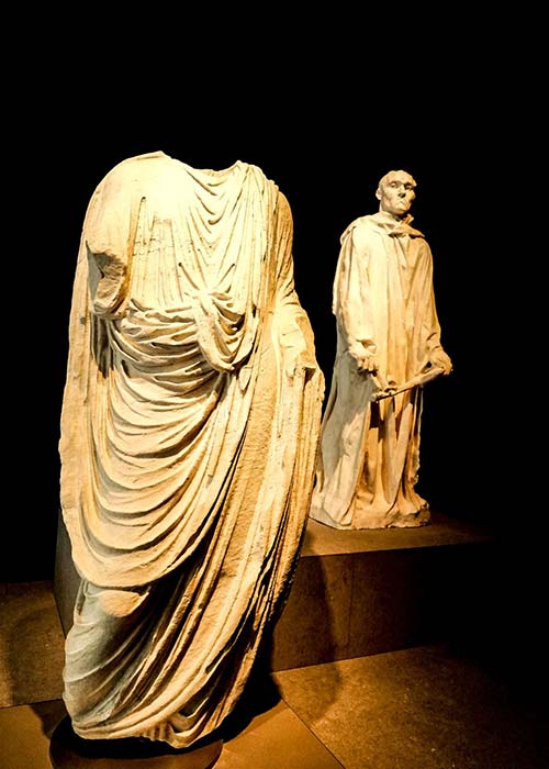 Yeganehtours.com_Sculptures_Artworks_Louvre_Abu_Dhabi مجسمه های موزه لوور ابوظبی 2
