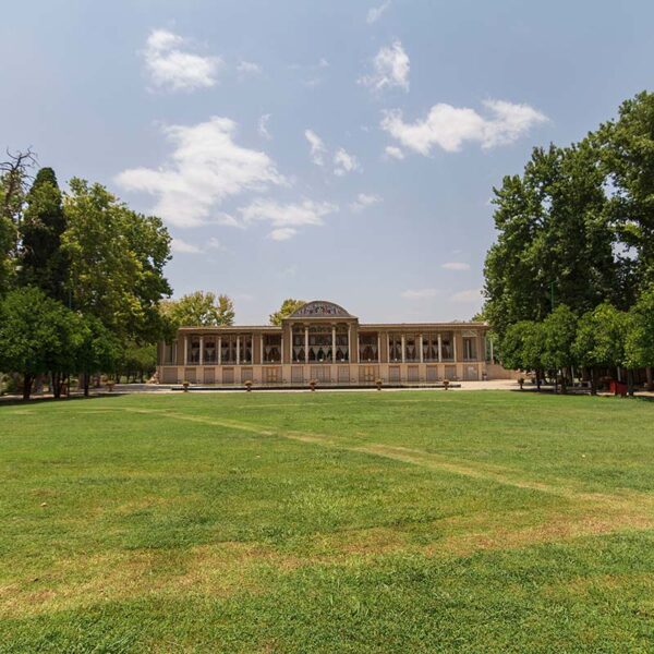 Yeganehtours.com_Shiraz_Afifabad_Garden_08