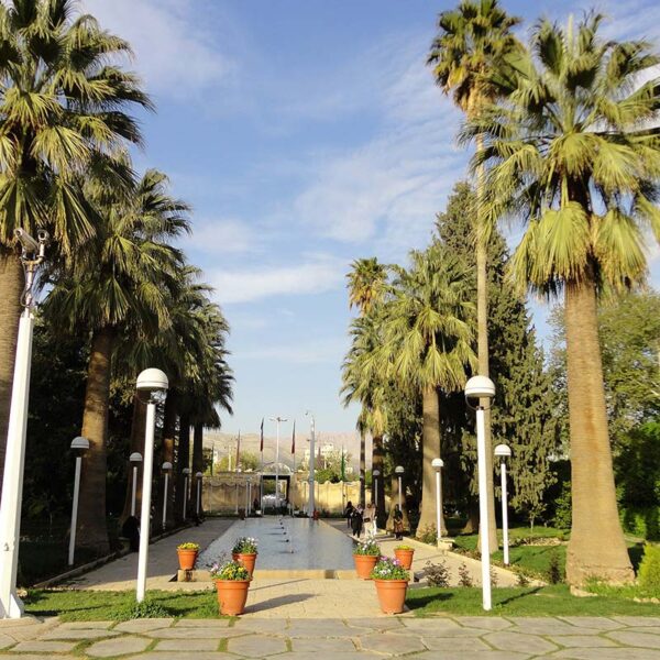 Yeganehtours.com_Shiraz_Afifabad_Garden_09