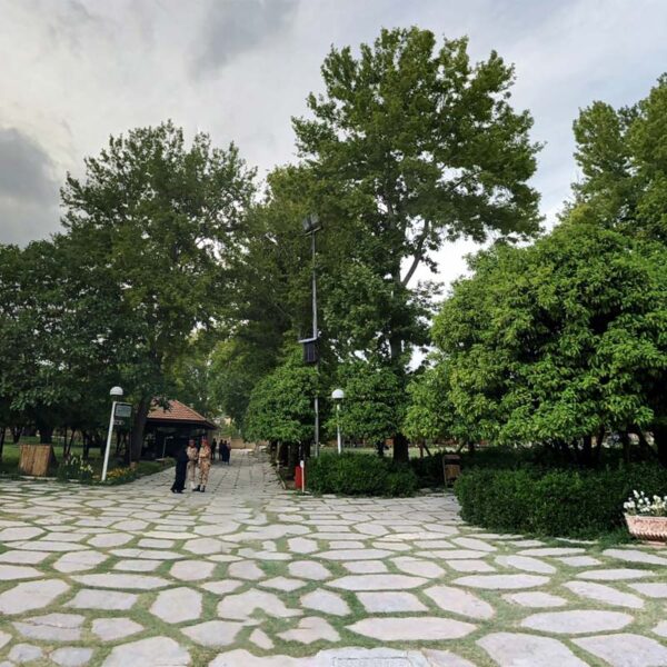 Yeganehtours.com_Shiraz_Afifabad_Garden_13