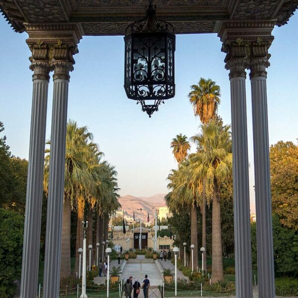 Yeganehtours.com_Shiraz_Afifabad_Garden_16