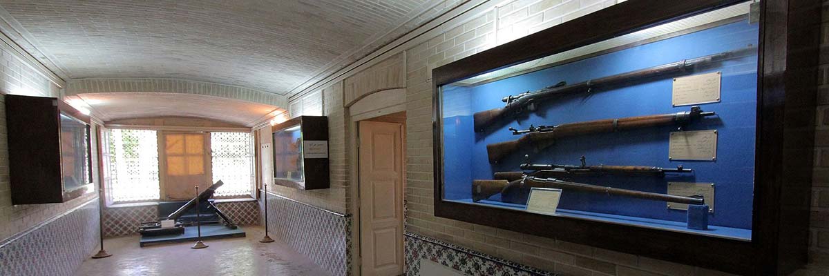 Yeganehtours.com_Shiraz_Afifabad_Garden_18