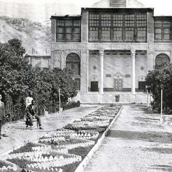 Yeganehtours.com_Shiraz_Delgosha_Garden_05