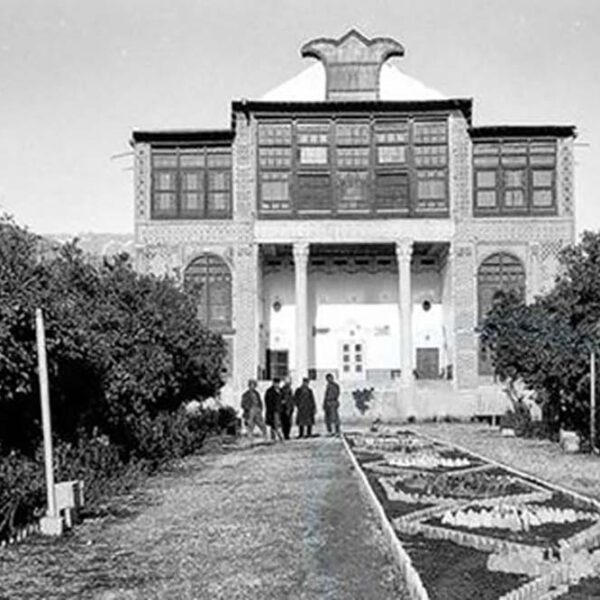 Yeganehtours.com_Shiraz_Delgosha_Garden_06