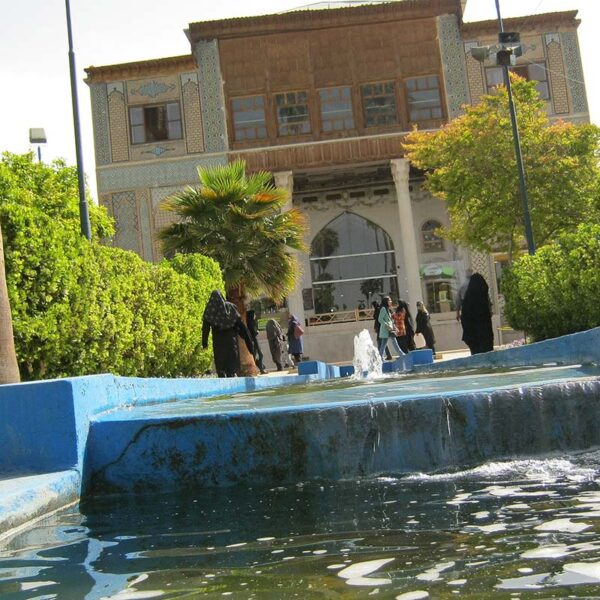 Yeganehtours.com_Shiraz_Delgosha_Garden_10