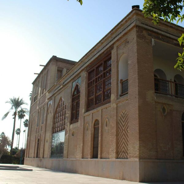 Yeganehtours.com_Shiraz_Delgosha_Garden_13