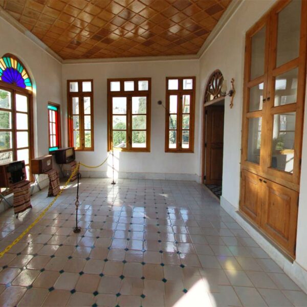 Yeganehtours.com_Shiraz_Delgosha_Garden_18