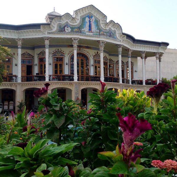 Yeganehtours.com_Shiraz_Shapouri_House_15