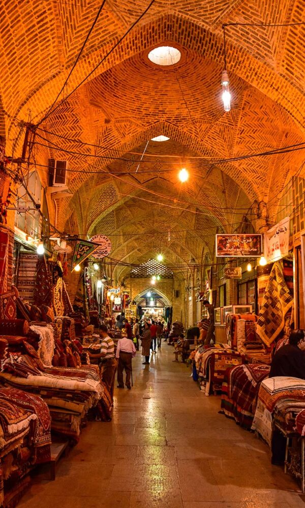 Yeganehtours.com_Shiraz_Vakil_Bazaar_09