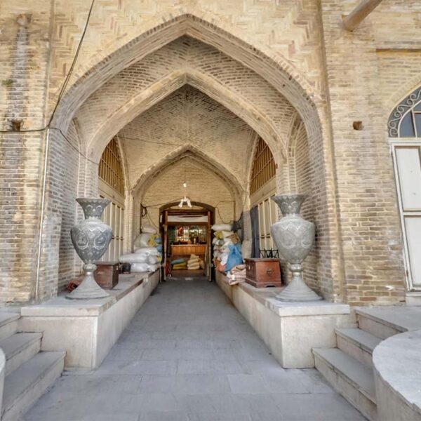 Yeganehtours.com_Shiraz_Vakil_Bazaar_19