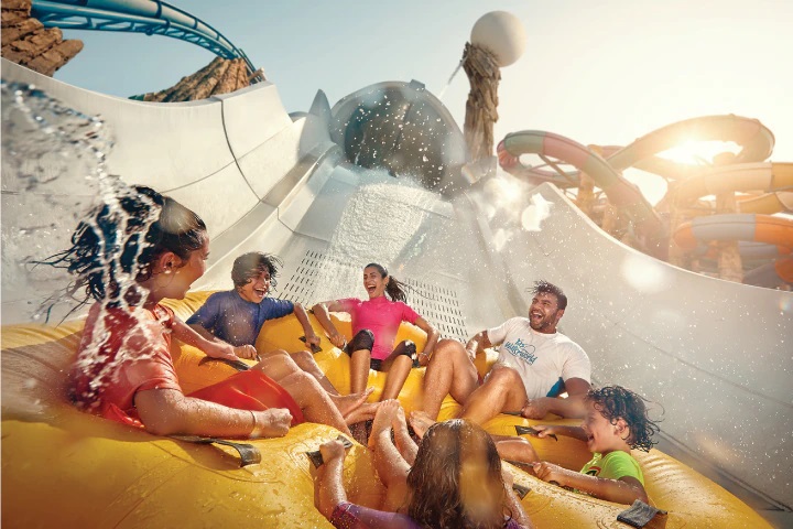 Yeganehtours.com_Yas_Water_world_01 سرسره فالکون فالاج در پارک آبی ابوظبی