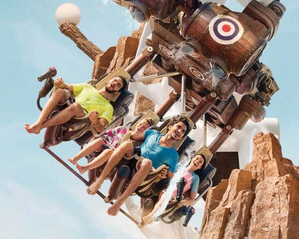 ترن هوایی_ آبی بندیت بمبر در پارک آبی یاس ابوظبی