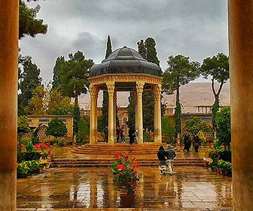 روز 15 فروردین