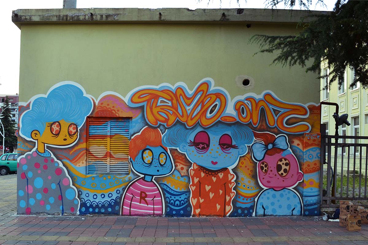 Yeganehtours.com_Street_Art_In_Batumi هنر خیابانی در باتومی